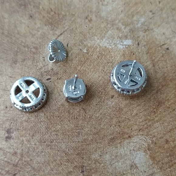 White Rhodium Cluster Earrings set - Picture 8 of 8